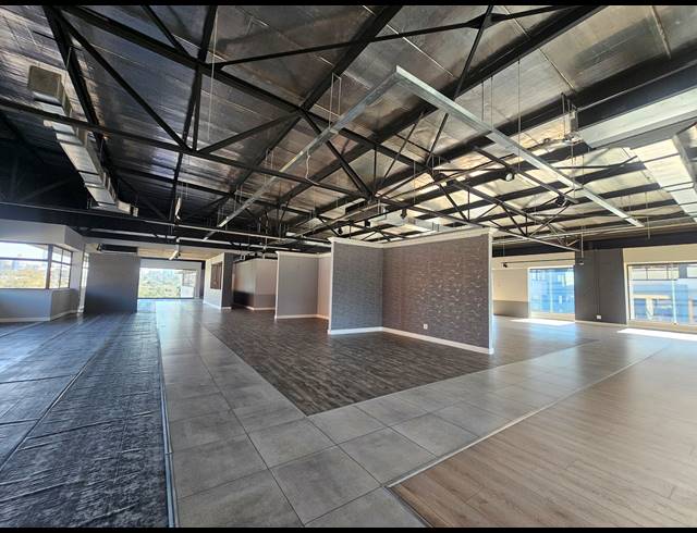 768M² SHOWROOM TO LET IN KRAMERVILLE